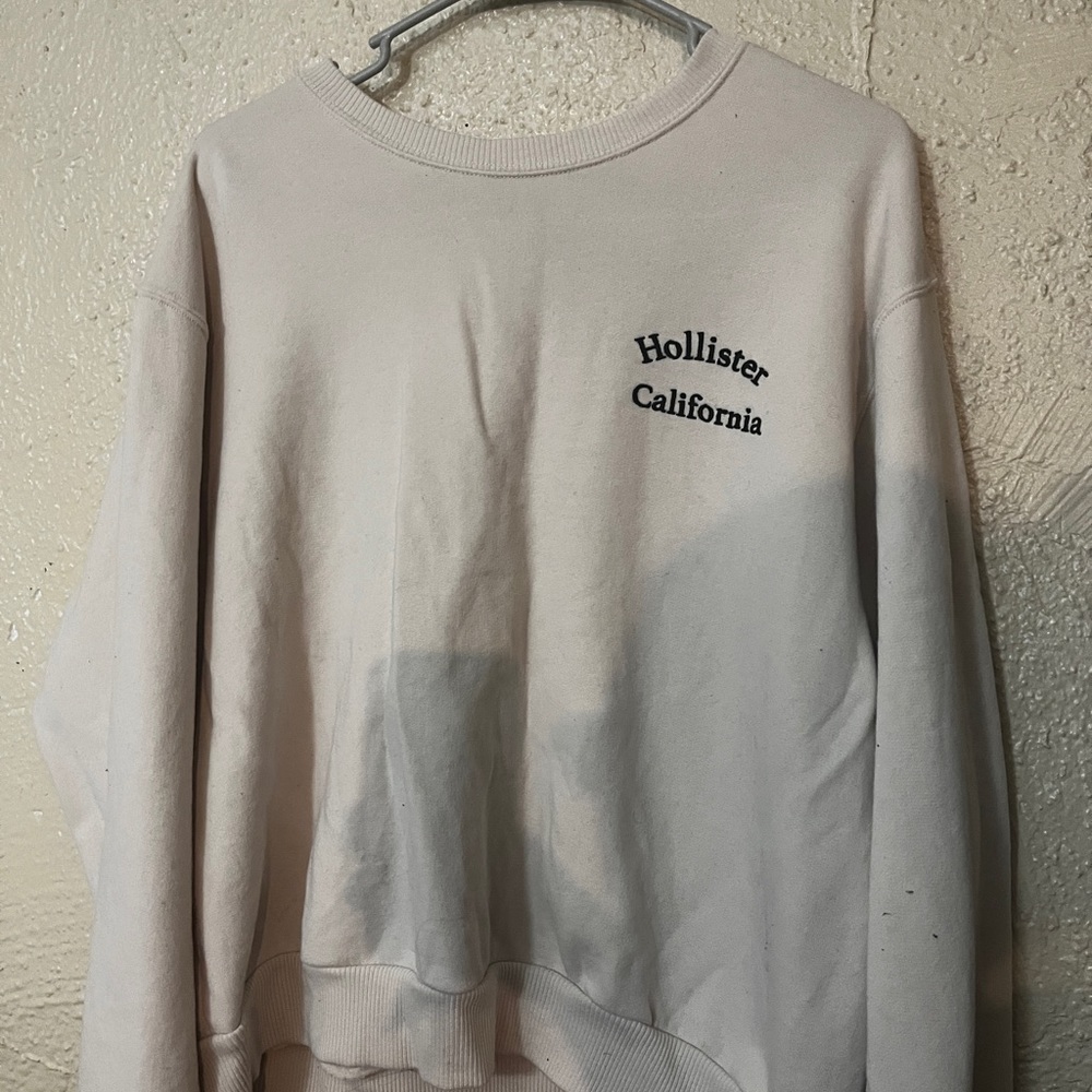 Hollister Women's Cream Sweatshirt